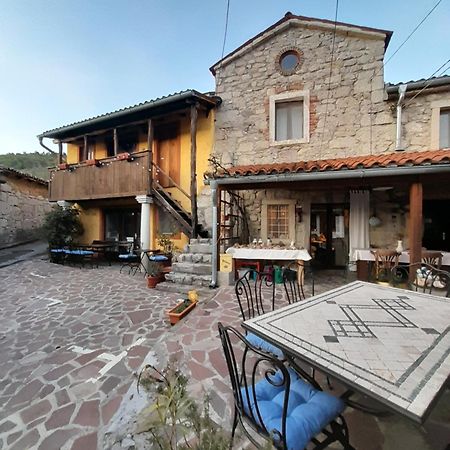 Hostel Xaxid Črni Kal Εξωτερικό φωτογραφία